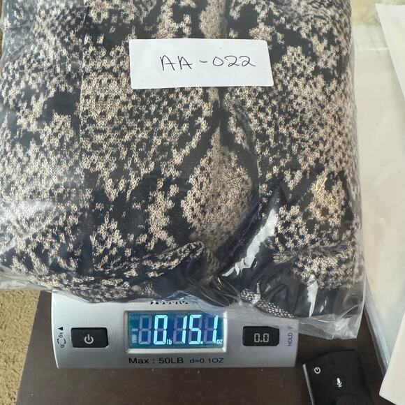 Chico’s Snake‎ Print Metallic Tie Front V-Neck Pullover Sweater Size 3 XL - Picture 8 of 8